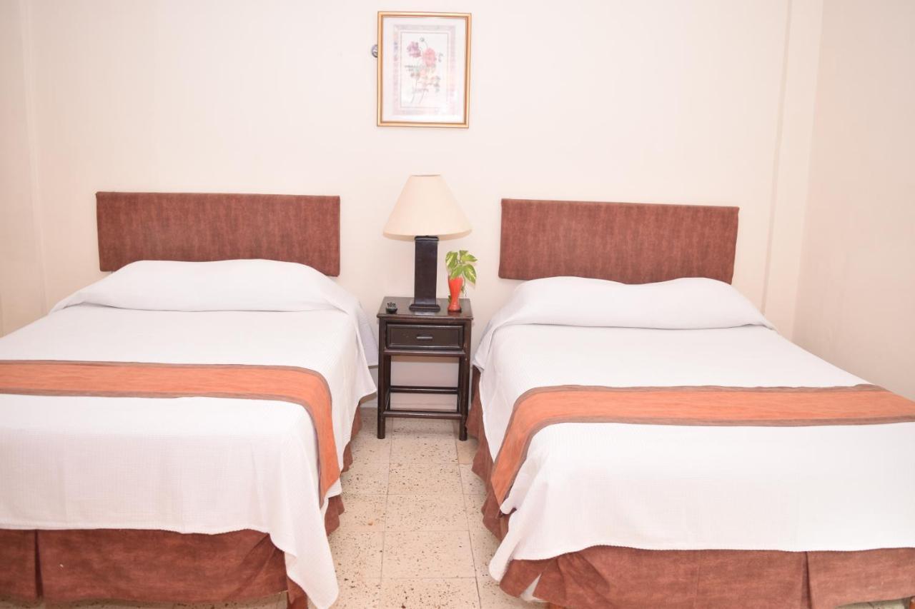 Hotel Suites Le Monde Cancún Exteriör bild